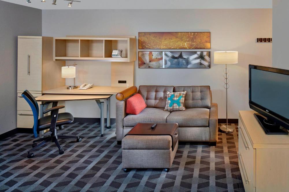 Studio Queen Room interior